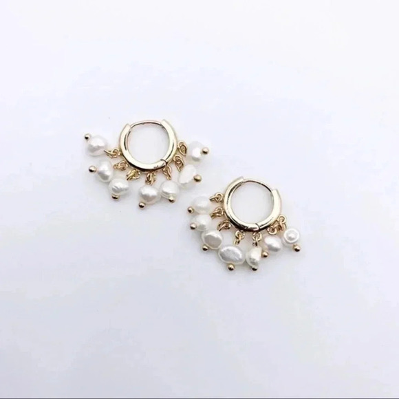 FRESHWATER pearl hoops - Picture 2 of 5